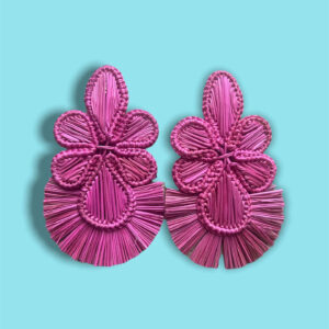 PENDIENTE FLOR DE LIS ROSA
